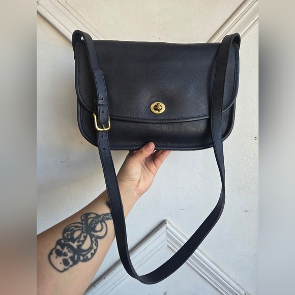 Vintage Coach NYC Navy City Bag 9790 💙🖤 HTF - Picture 3 of 16